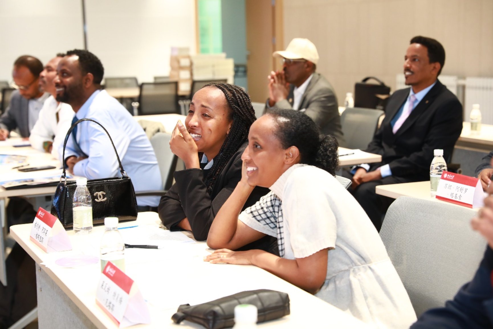 C:\Users\user\Desktop\2025.11.04北京大学2025 年埃塞俄比亚社会治理体系和治理能力建设研修班结业典礼\4O7A0060(1).JPG